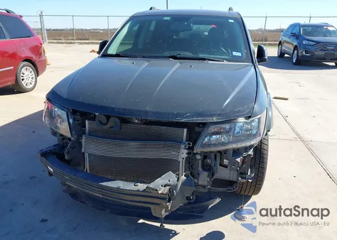 2018 Dodge Journey Crossroad z USA, uszkodzony, nr VIN 3C4PDCGG7JT158380